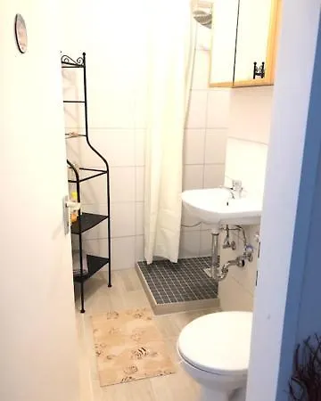 Vida Real Estate Theodor Apartment *